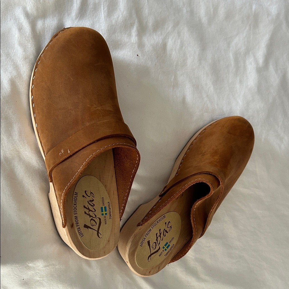 Lotta From Stockholm Tan Leather Clogs